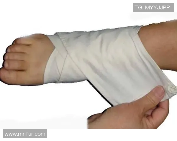 足球明星绷带受伤瞬间高清图片展示运动员顽强拼搏精神与不屈意志