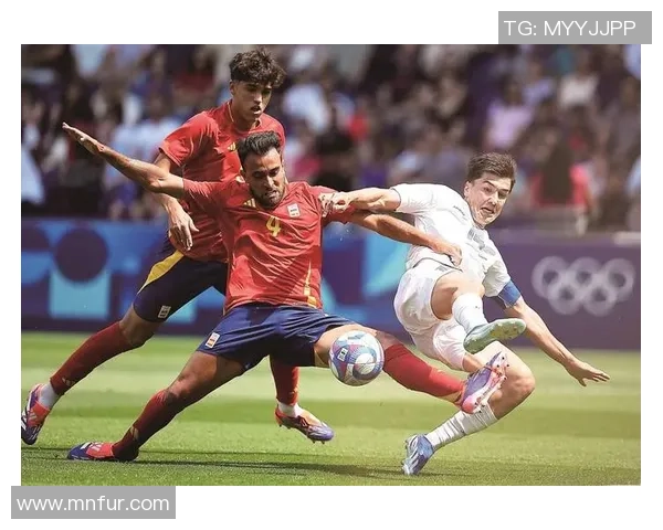 足球明星荣获年度最佳球员奖项精彩瞬间图文回顾